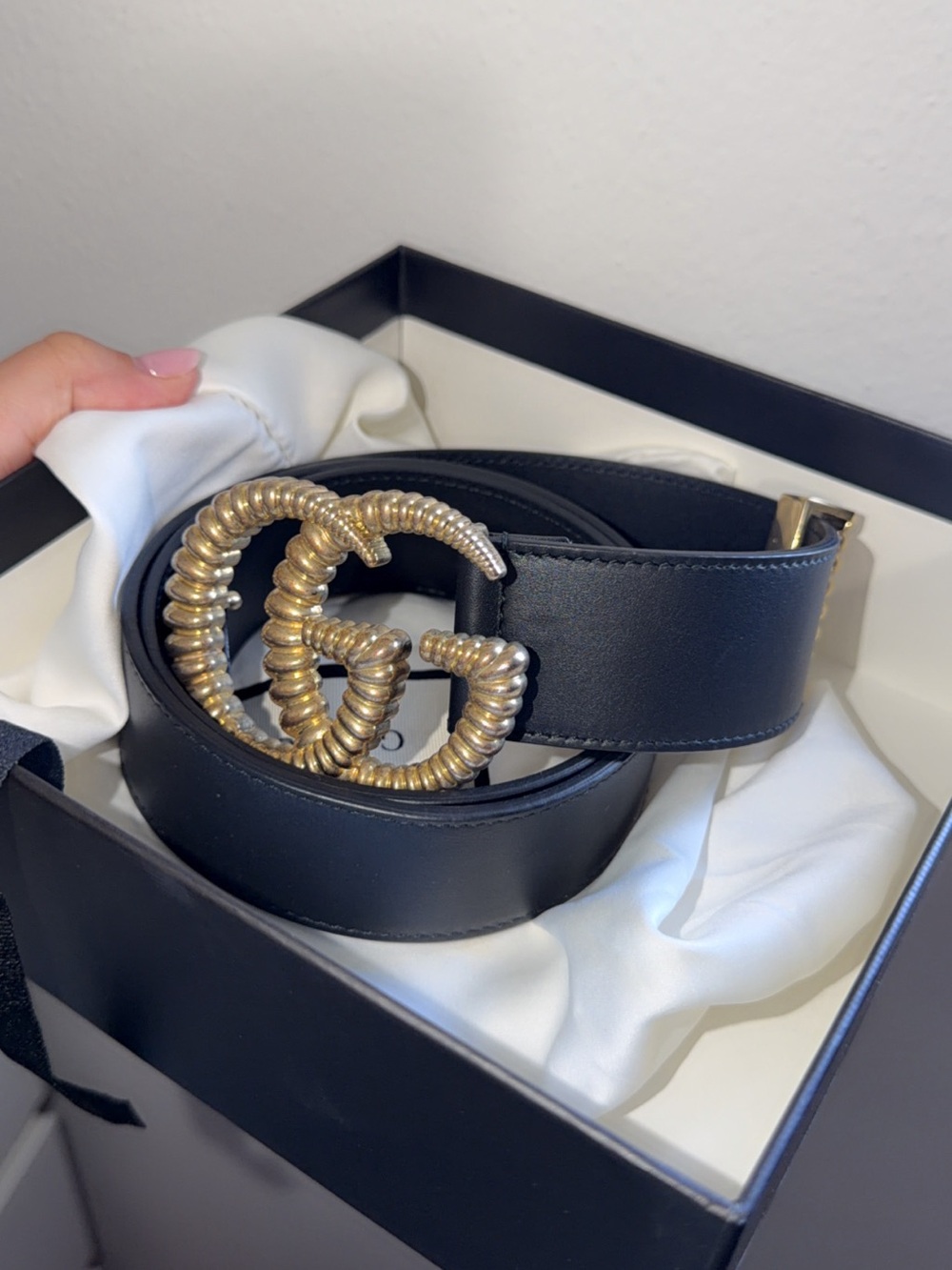 Gucci Black Leather Belt with Textured Gold Double-G Buckle